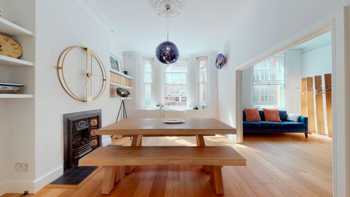 2 Bedroom Flat To Rent In Great Portland Street, London, W1W