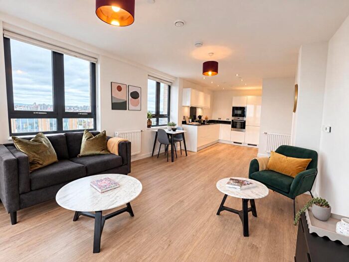 1 Bedroom Flat To Rent In Viscount House, Lakeside Drive, Brent, London, NW10