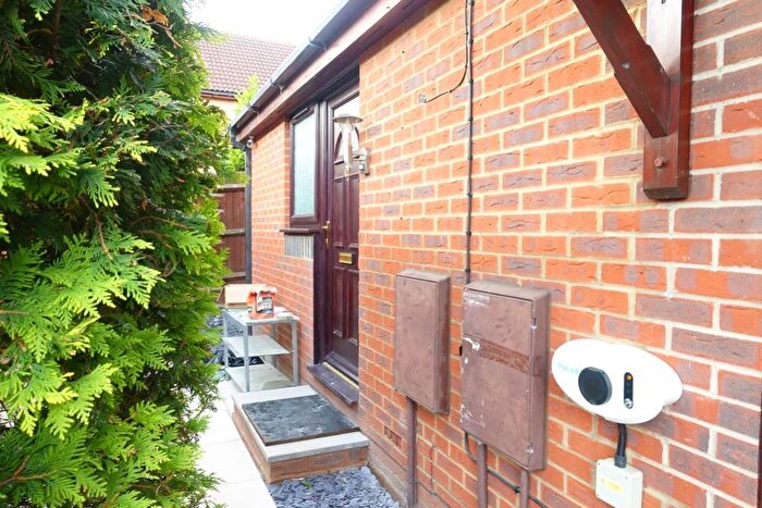 1 Bedroom Flat To Rent In Luccombe, Furzton, Milton Keynes, MK4