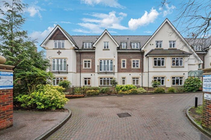 2 Bedroom Flat To Rent In Station Road, Beaconsfield, Buckinghamshire, HP9