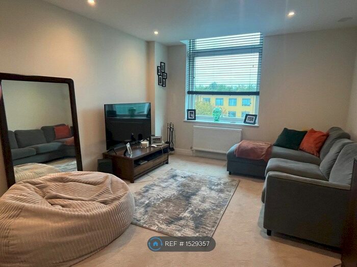 1 Bedroom Flat To Rent In Chrysler House, Welwyn Garden City, AL7