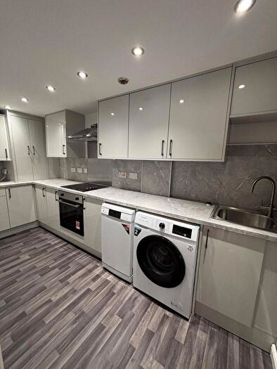 3 Bedroom House To Rent In Victoria Road, Leeds, LS6