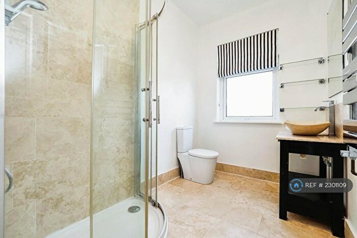 1 Bedroom Semi-Detached House To Rent In Selwyn Road, London, E13
