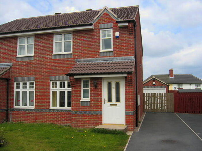 3 Bedroom Semi-Detached House To Rent In The Canter, Leeds, West Yorkshire, LS10