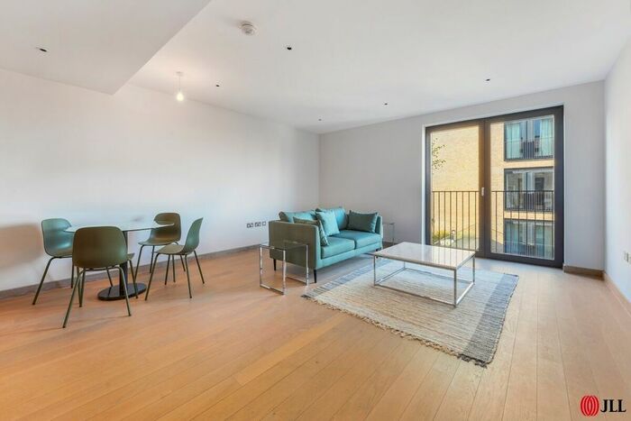 2 Bedroom Flat To Rent In Ram Quarter, London, SW18