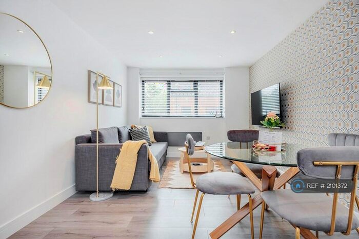 2 Bedroom Flat To Rent In Walker Avenue, Milton Keynes, MK12