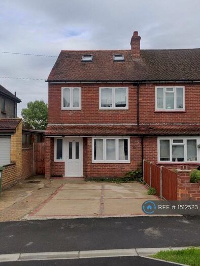 4 Bedroom Semi-Detached House To Rent In Willow Walk, Sutton, SM3