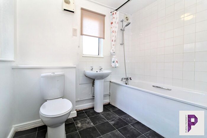 1 Bedroom Terraced House To Rent In Albany Road, Chatham, ME4