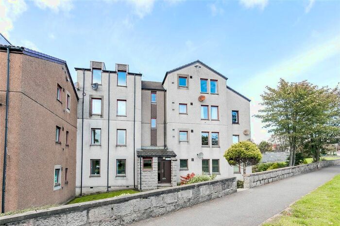 2 Bedroom Flat To Rent In Headland Court, Aberdeen, Aberdeenshire, AB10