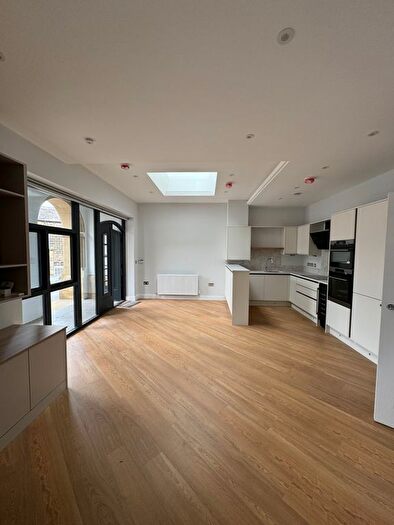 2 Bedroom Flat To Rent In Wells Road, Ilkley, LS29