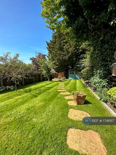 3 Bedroom End Of Terrace House To Rent In Woodfall Avenue, High Barnet, EN5