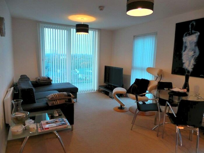 2 Bedroom Flat To Rent In Stillwater Drive, Sportscity, M11