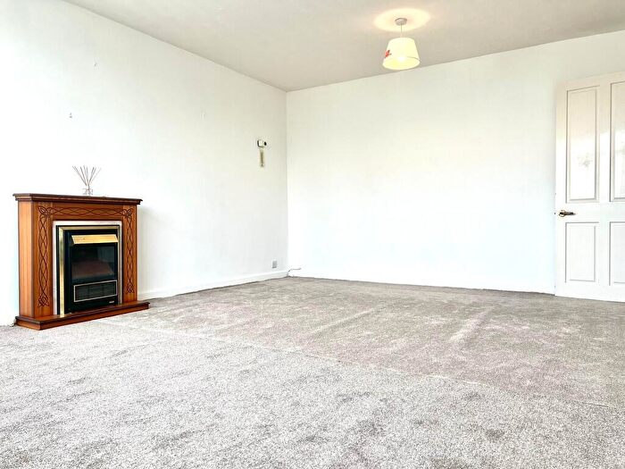 2 Bedroom Flat To Rent In Cornwall Road, Hatch End, HA5