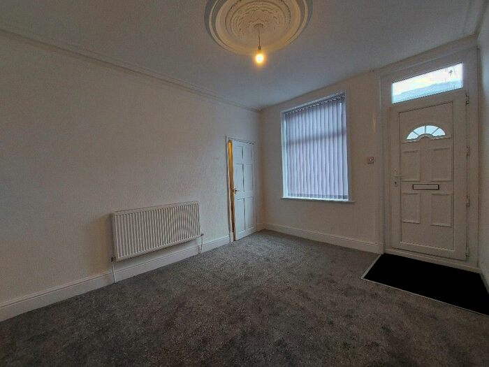 3 Bedroom End Of Terrace House To Rent In Lyndhurst Road, Burnley, BB10