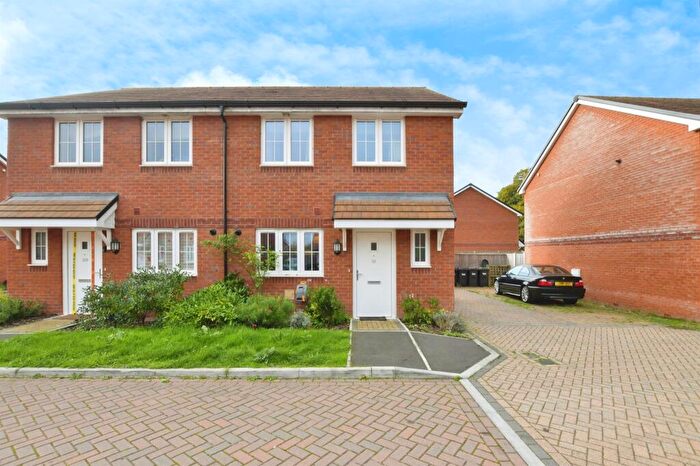 3 Bedroom Semi-Detached House For Sale In Augustus Avenue, Fordingbridge, SP6