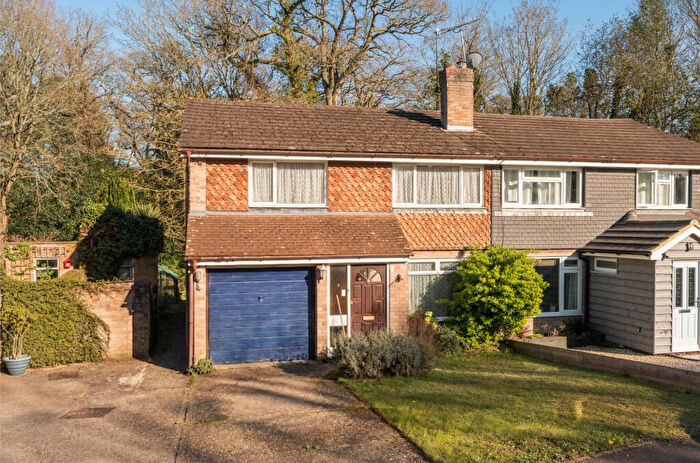 3 Bedroom Semi Detached House For Sale In Longmoor Lane, Mortimer Common, Reading, Berkshire, RG7