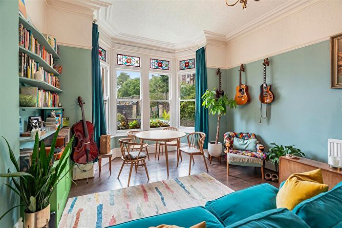 1 Bedroom Flat For Sale In Archfield Road, Cotham, Bristol, BS6