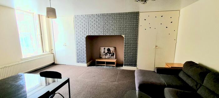 1 Bedroom Flat To Rent In High Street, Wanstead E11