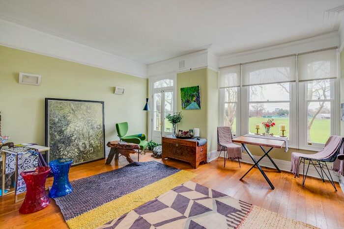 2 Bedroom Flat To Rent In Rocks Lane, Barnes, SW13