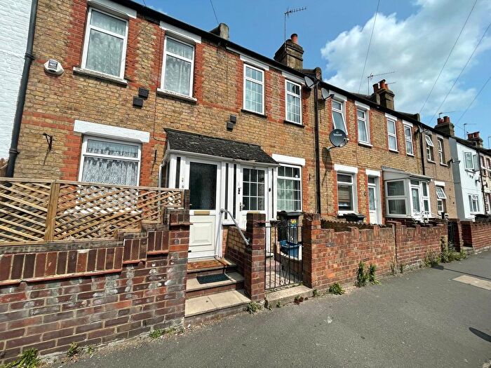 3 Bedroom Terraced House To Rent In Myrtle Road, Hounslow, Greater London, TW3