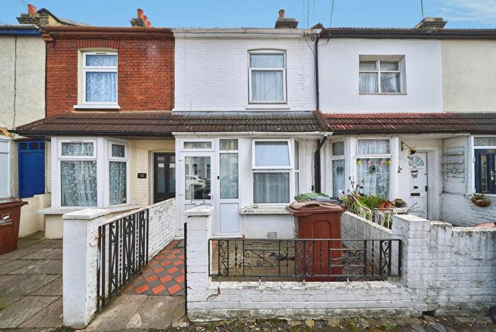 2 Bedroom Terraced House For Sale In Kennedy Road, Barking, Essex, IG11