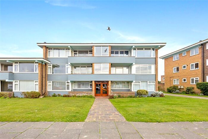 2 Bedroom Flat For Sale In Dolphin Way, Rustington, Littlehampton, West Sussex, BN16