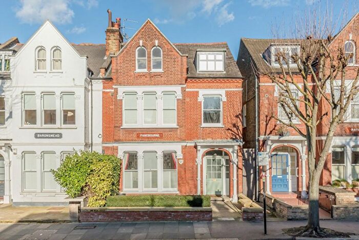 1 Bedroom Flat For Sale In Streathbourne Road, Tooting, SW17