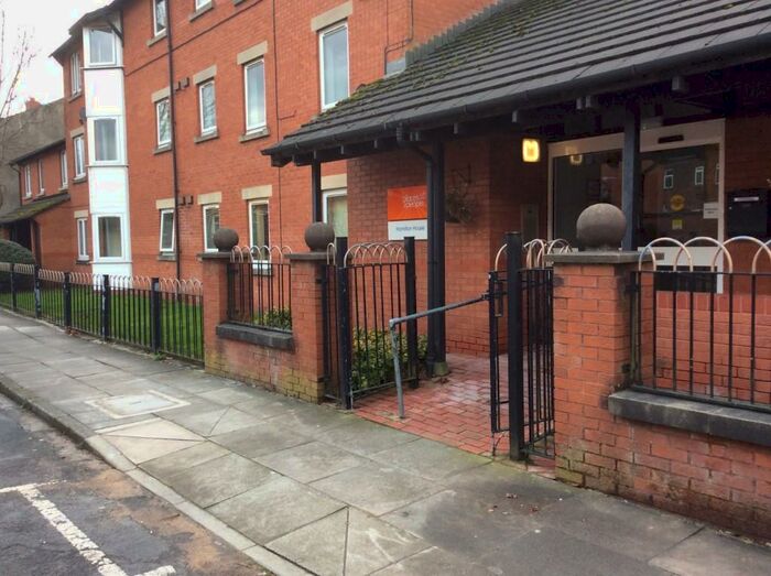 1 Bedroom Flat To Rent In Hanson Street, Bury, Greater Manchester, BL9