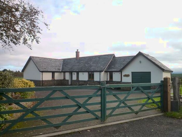 3 Bedroom Bungalow To Rent In Yeomadon, Pyworthy, EX22
