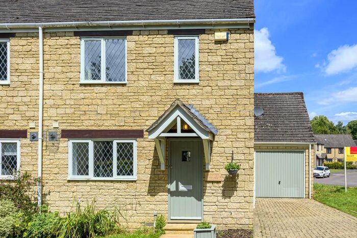 3 Bedroom Semi-Detached House To Rent In Chipping Norton, Oxfordshire, OX7