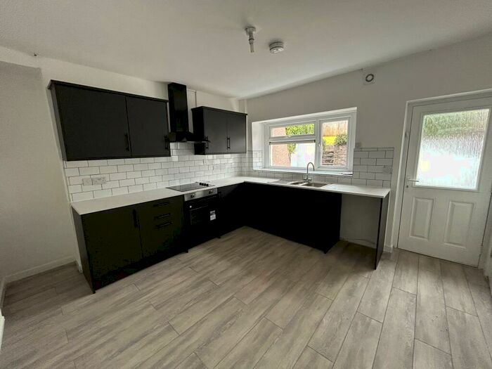 2 Bedroom House To Rent In Iscoed Road, Pontarddulais, Swansea, SA4