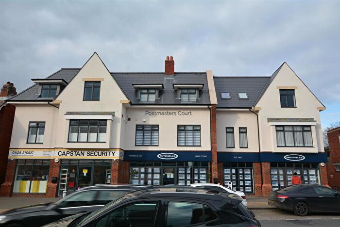 2 Bedroom Flat To Rent In Postmasters Court, Lymington Road, BH23