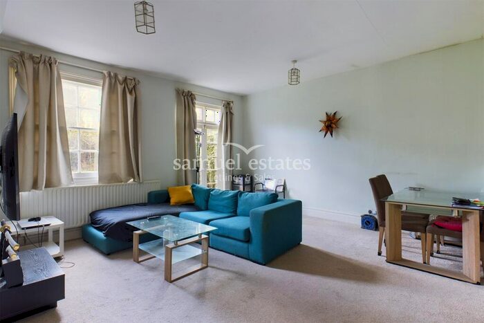 1 Bedroom Flat To Rent In Thurlow Park Road, London, SE21
