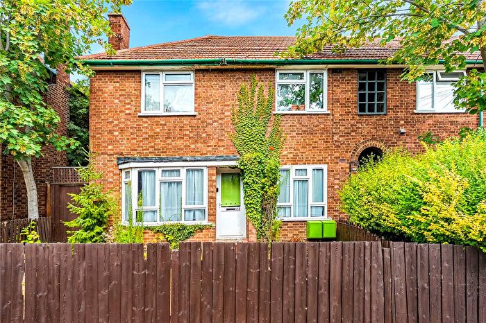 2 Bedroom Flat For Sale In Butterfields, Walthamstow, London, E17