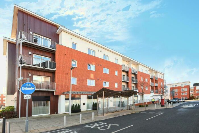 2 Bedroom Apartment To Rent In Havergate Way, Reading, RG2