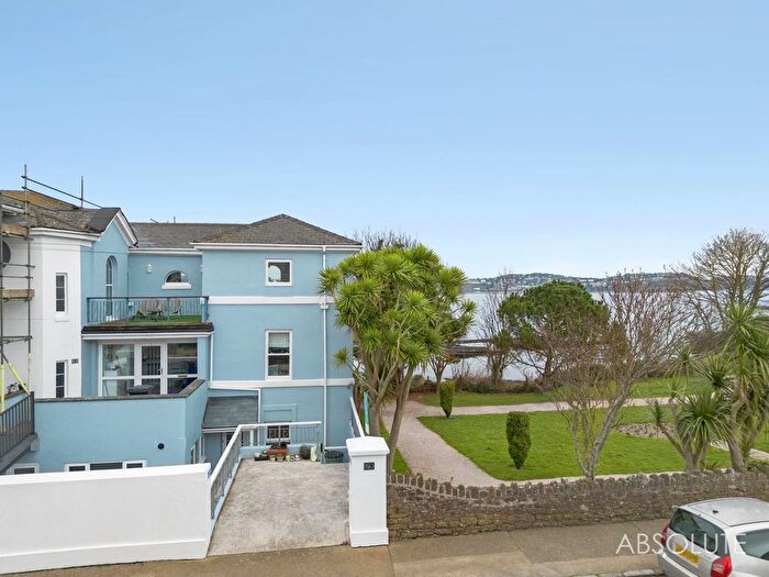 2 Bedroom Flat For Sale In Cliff Road, Paignton, TQ4