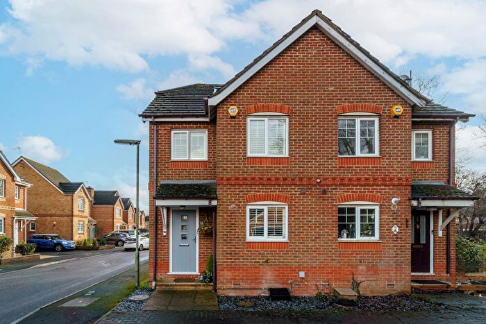 4 Bedroom Semi Detached House For Sale In Twynersh Avenue, Chertsey, KT16