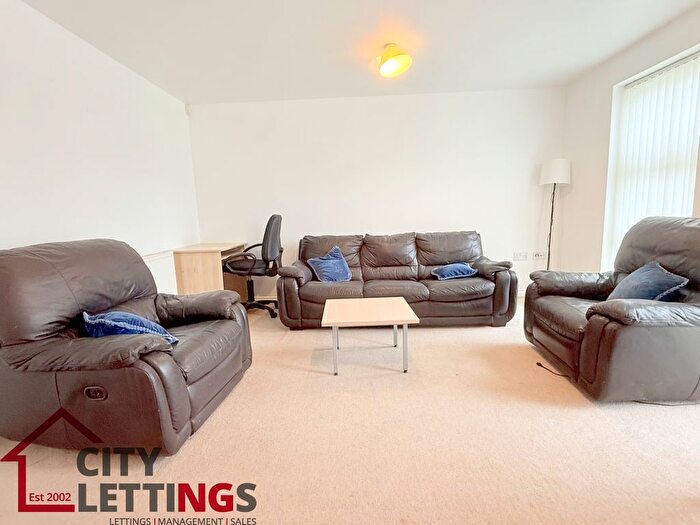 2 Bedroom Flat To Rent In Templas Court, Lenton, NG7