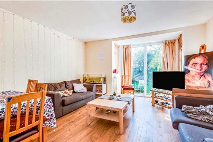 4 Bedroom Property To Rent In Minster Road, Oxford, OX4