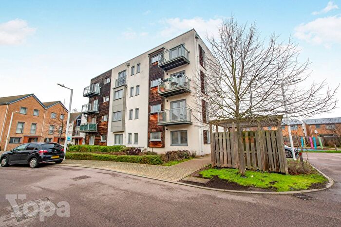 2 Bedroom Flat For Sale In Lady Jane Place, Dartford, DA1