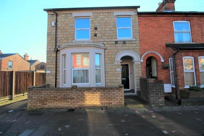 1 Bedroom Flat To Rent In Roff Avenue, Bedford, Beds., MK41