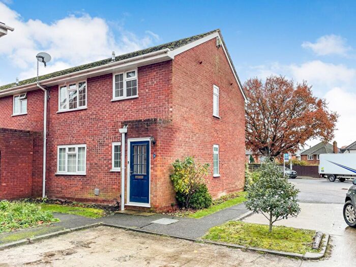 1 Bedroom Flat For Sale In London Road, Langley, SL3