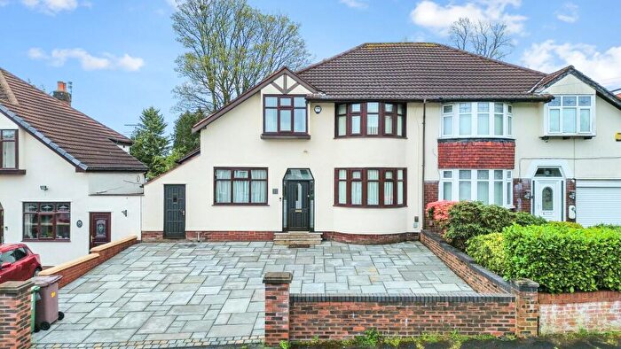 4 Bedroom Semi Detached House For Sale In Knowsley Road, Rainhill, L35