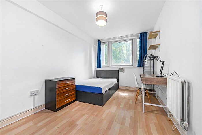 4 Bedroom Apartment To Rent In King Square, London, EC1V