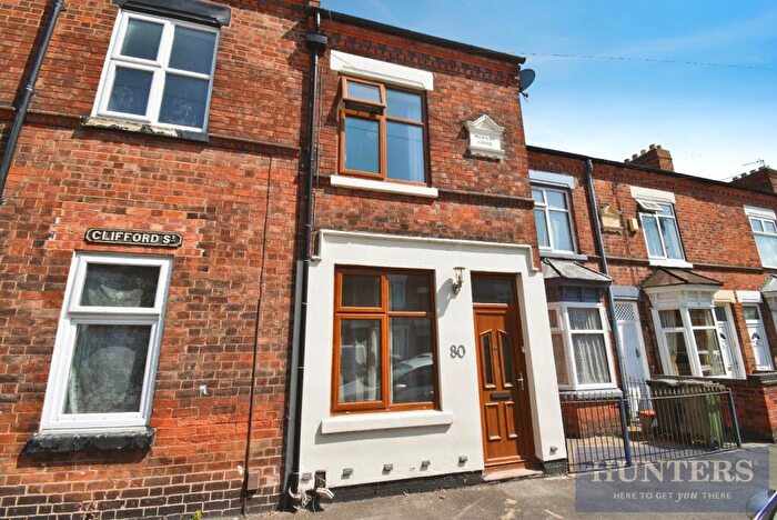 3 Bedroom Terraced House For Sale In Clifford Street, Wigston, Leicestershire, LE18