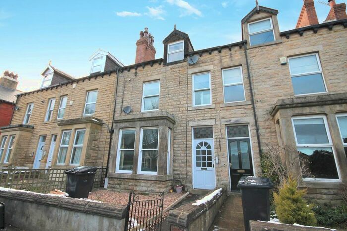 1 Bedroom Flat To Rent In Hookstone Road, Harrogate, North Yorkshire, HG2