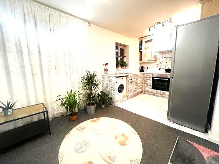 2 Bedroom Flat To Rent In Aberdeen Road, Edmonton, N18