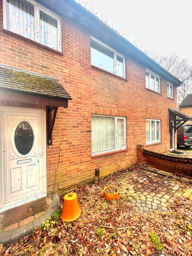 3 Bedroom Semi-Detached House To Rent In The Glade, Fareham, Hampshire, PO15