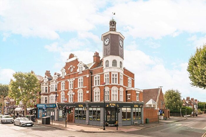 2 Bedroom Flat For Sale In Brighton Road, Surbiton, KT6