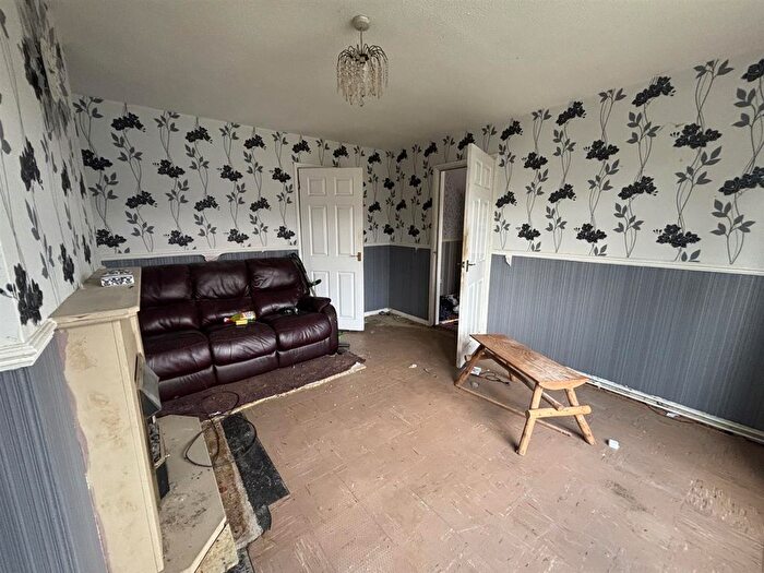 3 Bedroom End Terrace House For Sale In Bron Y Gaer, Llanfyllin, SY22